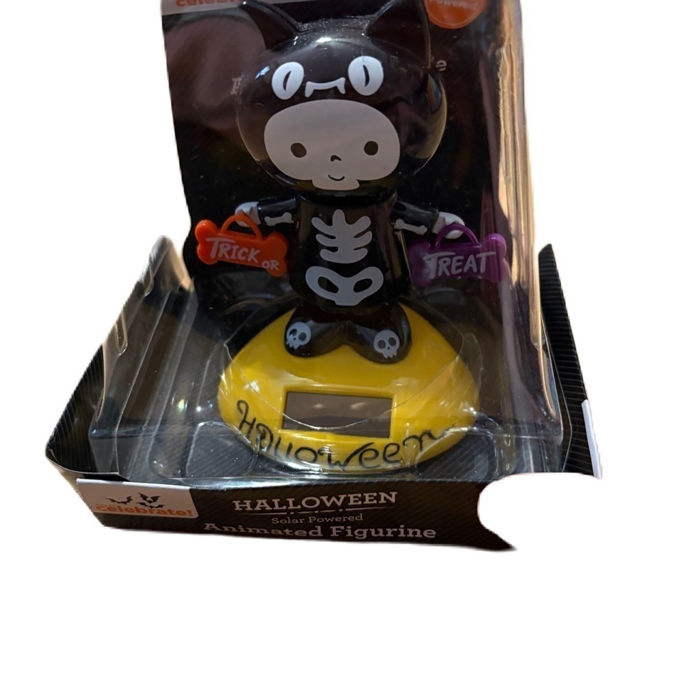 Celebrate Halloween Trick Or Treat Skeleton Cat Animated Bobble Solar 4"